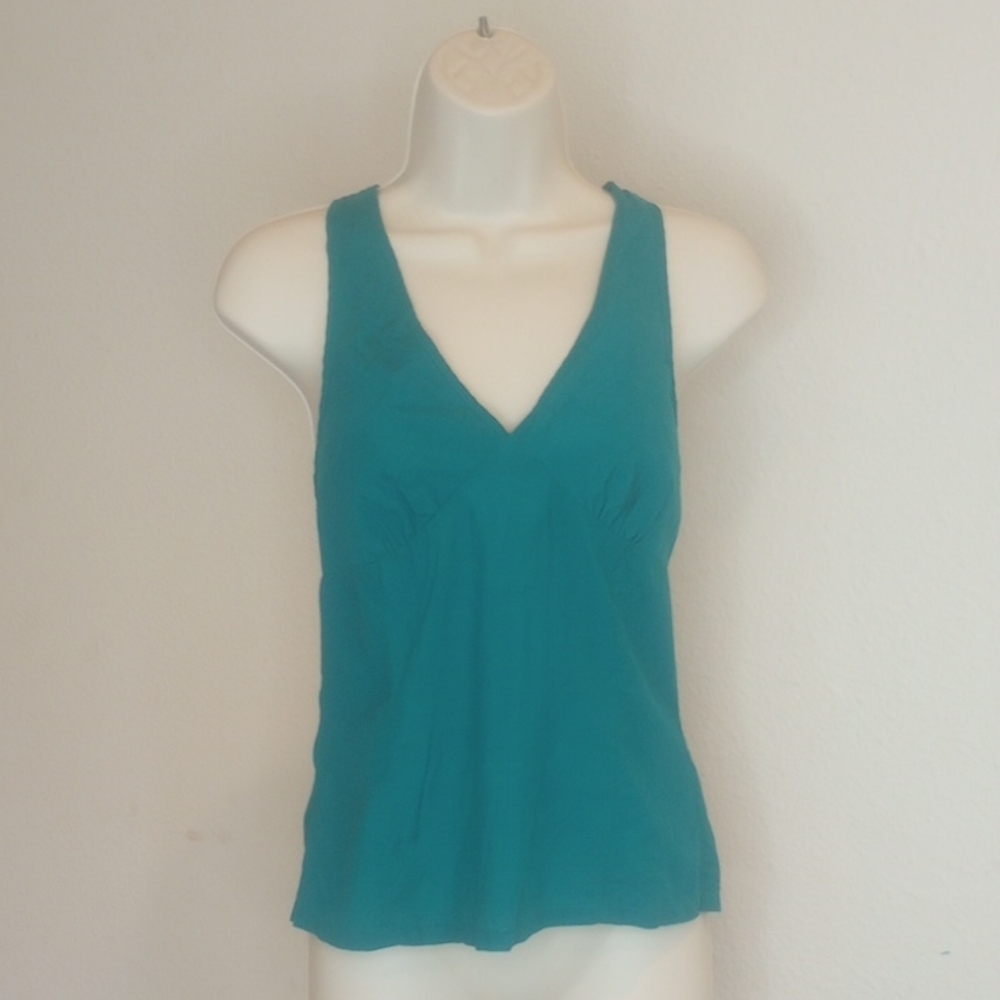 Old Navy Green Fitted Sleeveless Tank Top Vneck Sz M